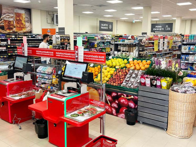 BUTIKKREYLLER - LEVERING OG MONTERING I DEN NYE BUTIKKEN I "TOPPEN" BUTIKKNETTVERK 3